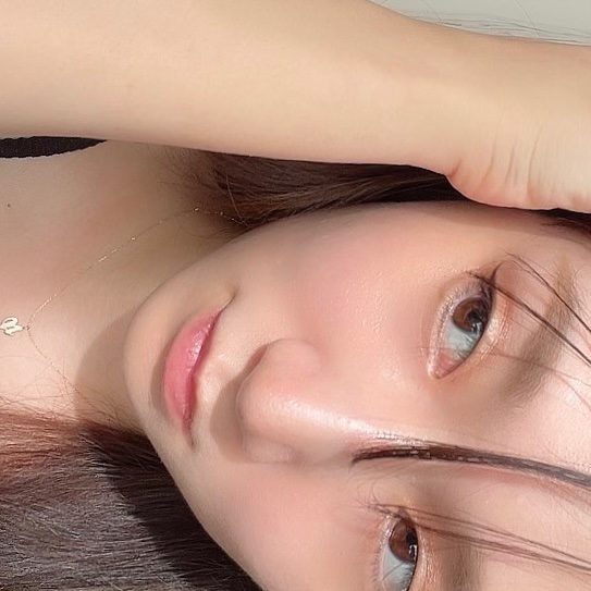 久しぶりにリキッドでアイライナー引いたけど顔がキュッて引き締まる感じになるからよし🐈

1日中描きたてをキープできる
おすすめのアイライナー👁️

なのに簡単にお湯でオフできるのが
嬉しいポイント…🪐🤍

#RANX #アイライナー