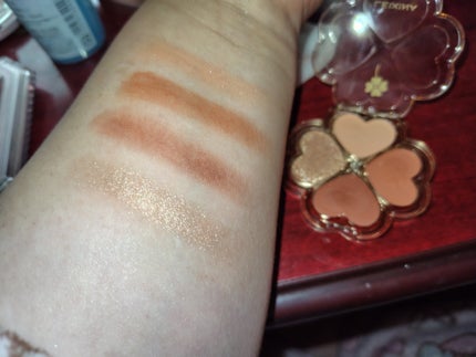 幸せの四葉のクローバー アイシャドウパレット/kiss beauty/アイシャドウパレットを使ったクチコミ(4枚目)