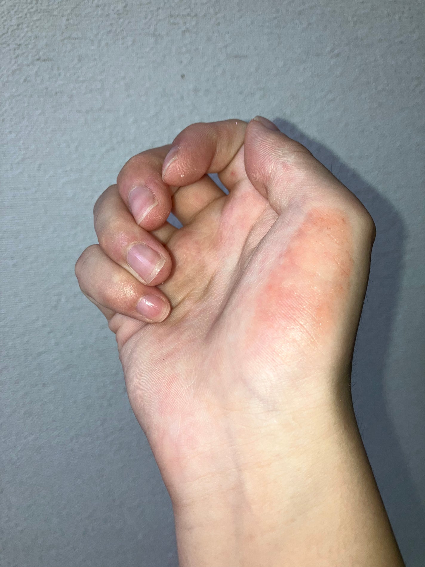 有益情報お届け on LIPS 「以前紹介した、みずみずしく潤うジューシーなこのリップ🍊色持ちも..」(3枚目)