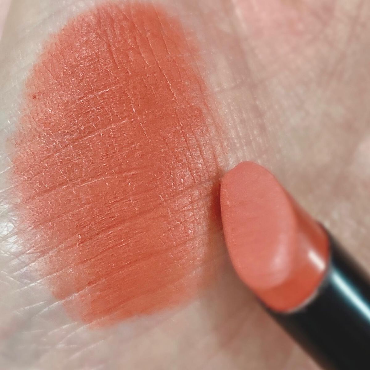 パウダー キス ベルベット ブラー スリム リップスティック マル イット オーバー/M・A・C/口紅を使ったクチコミ（2枚目）