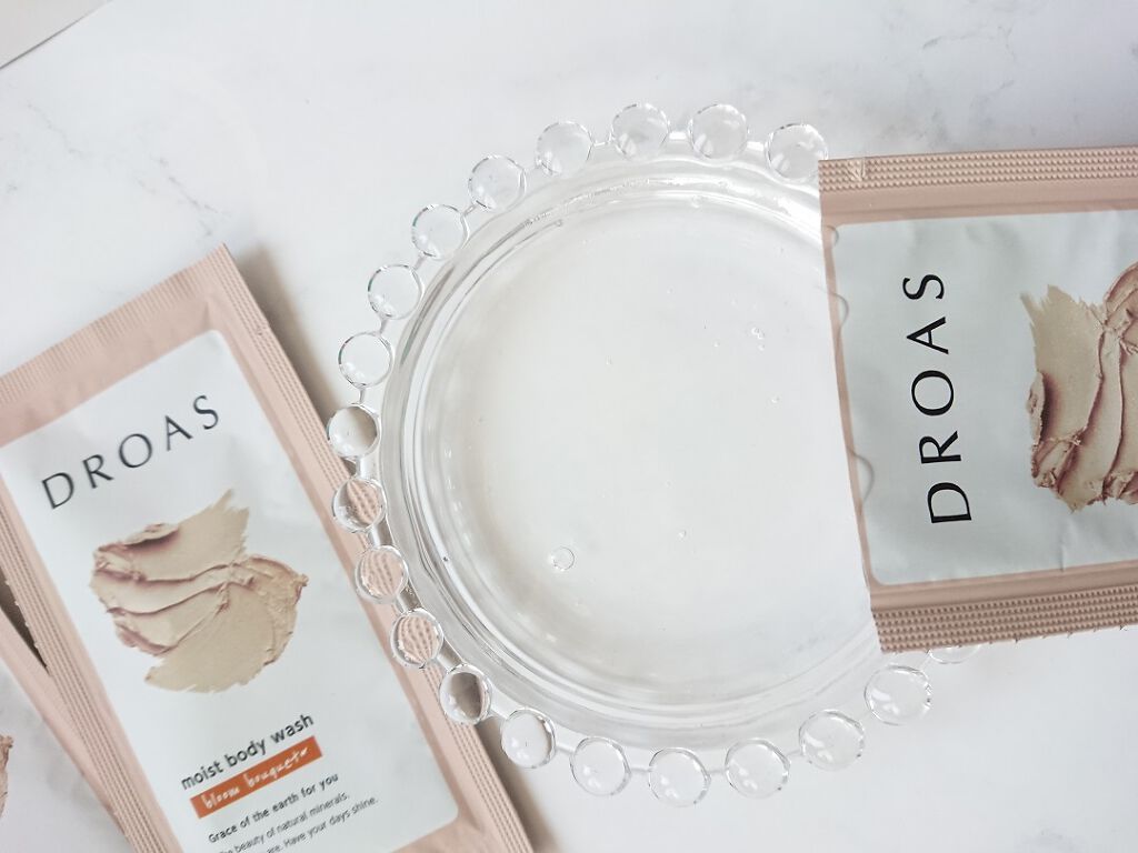 DROAS クレイボディウォッシュ モイストのクチコミ「クレイボディウオッシュなので勝手にペーストタイプを想像していたのですが、実際に封を開けてみると.....」（3枚目）