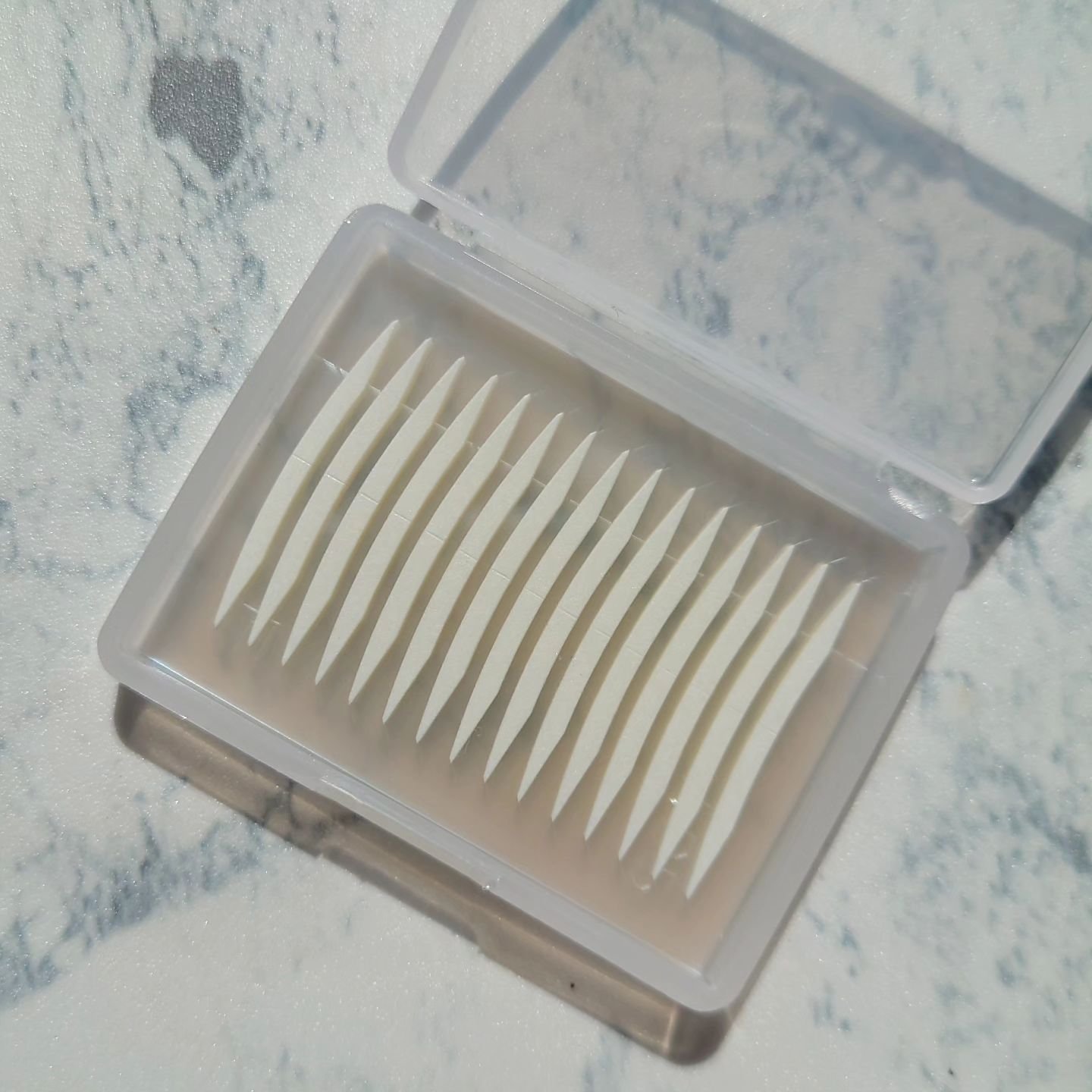 ワンダーアイリッドテープ Extra/D-UP/二重まぶた用アイテムを使ったクチコミ（3枚目）