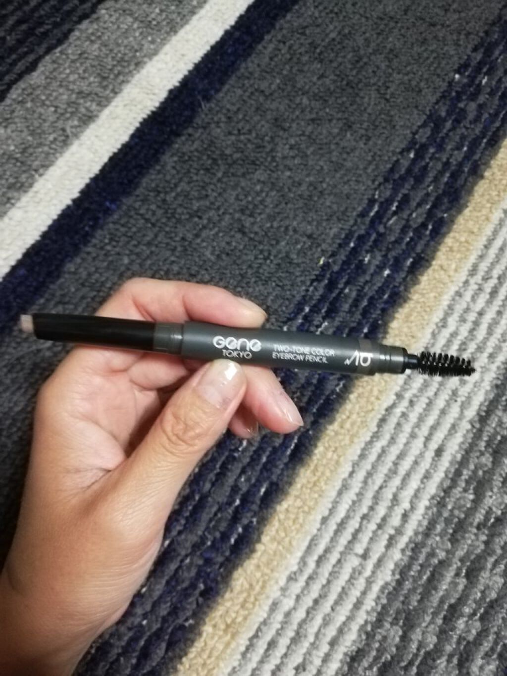 ツートンカラーアイブロウペンシル 10 ダークブラウン～黒髪に/GENE TOKYO/アイブロウペンシルを使ったクチコミ（2枚目）