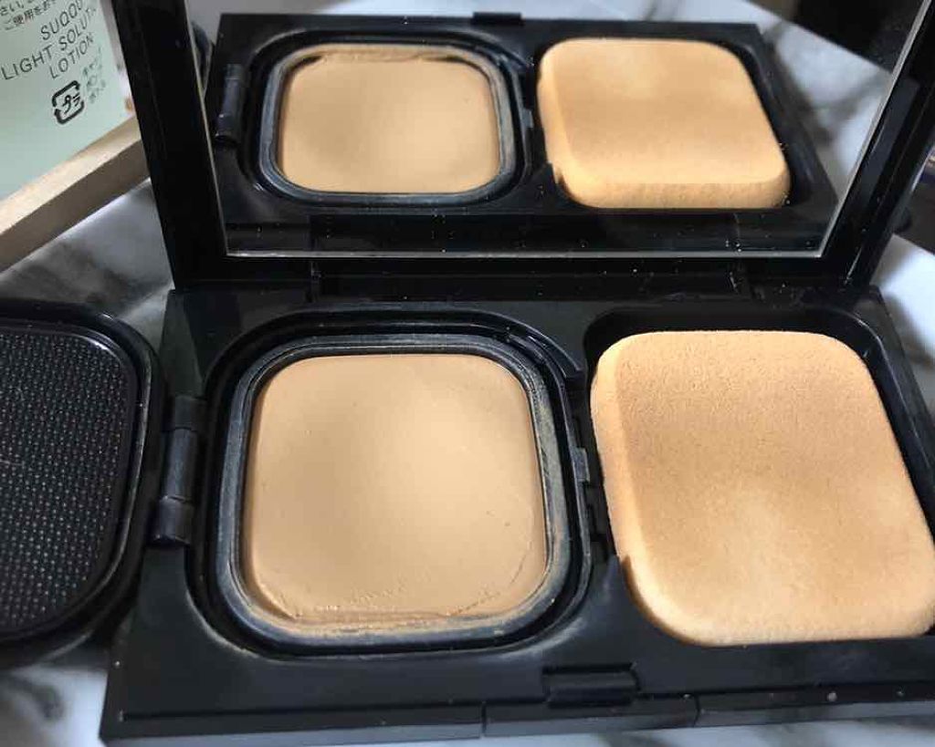 フレーム フィックス モイスチャライジング ソリッド ファンデーション/SUQQU/クリーム・エマルジョンファンデーションを使ったクチコミ（2枚目）