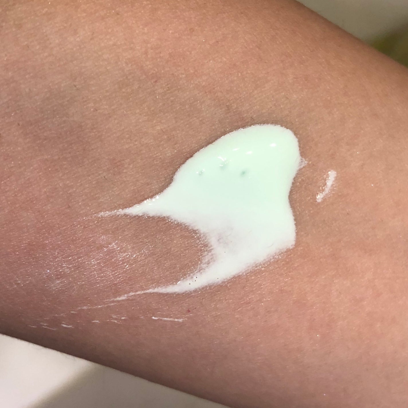 スキンアクア トーンアップUVエッセンス/スキンアクア/日焼け止めクリームを使ったクチコミ(2枚目)