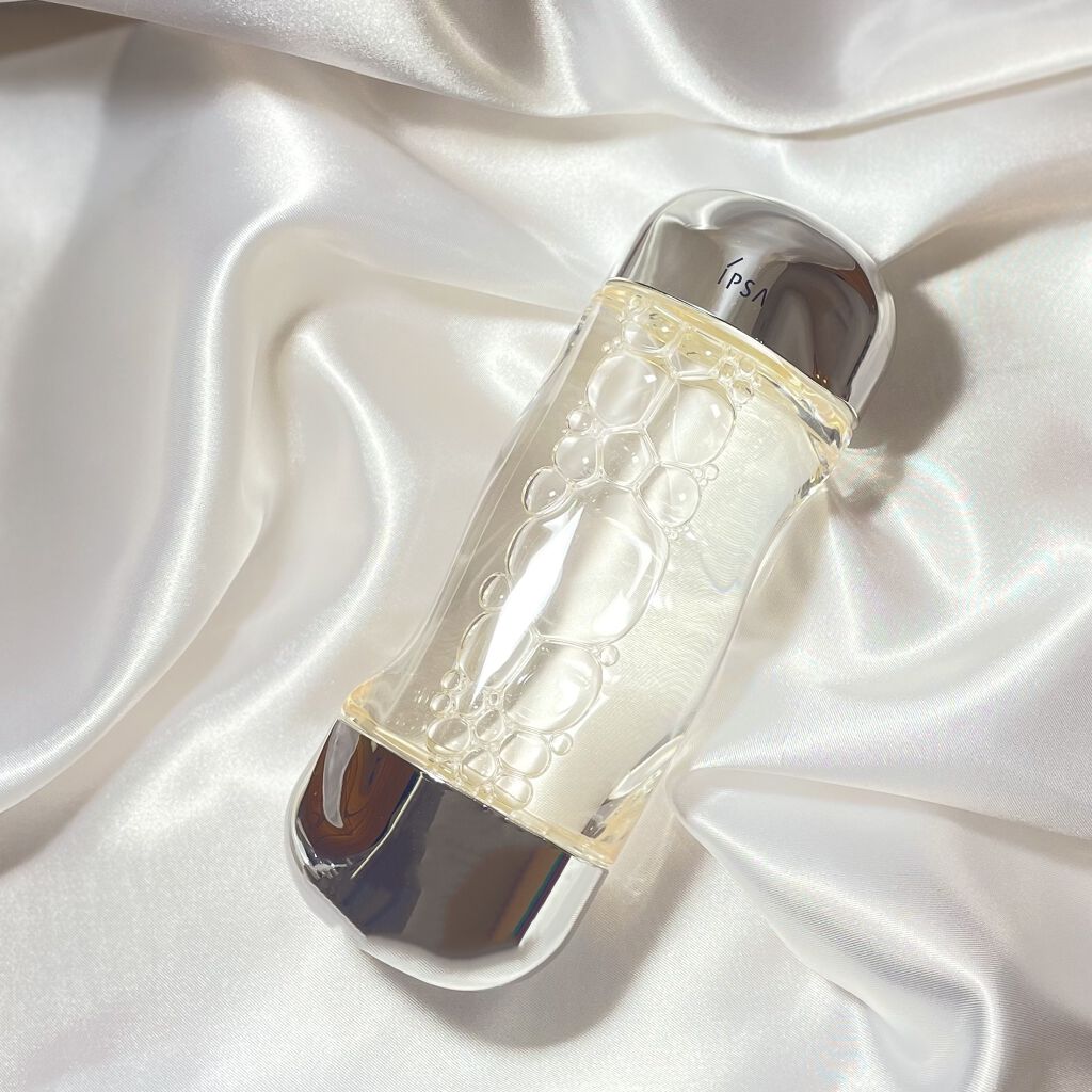 殿堂入りアイテムなので他の口コミの方と被りますが…

無色無臭で見た目はほぼ水!
肌の浸透力が抜群!
使用後のお肌の柔らかさが増す!
乾き、逆にベタつきがなく
肌質問わずオールラウンダー化粧水なのでは…？

文句なしの商品で