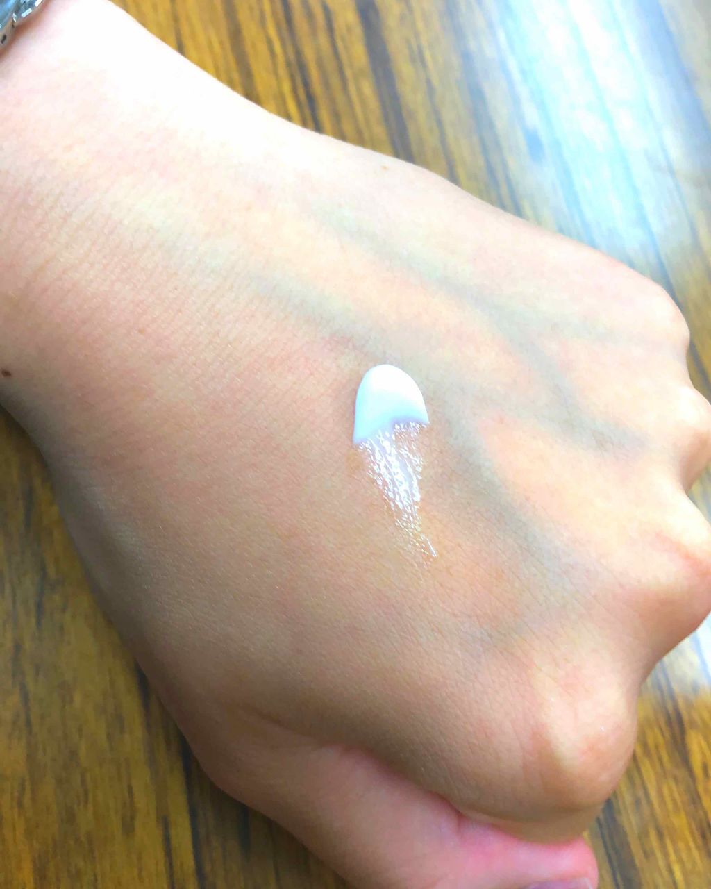 ディアフローラ オイルイン ハンド＆ネイルクリーム フローラルブーケ/マンダム/ハンドクリームを使ったクチコミ（2枚目）