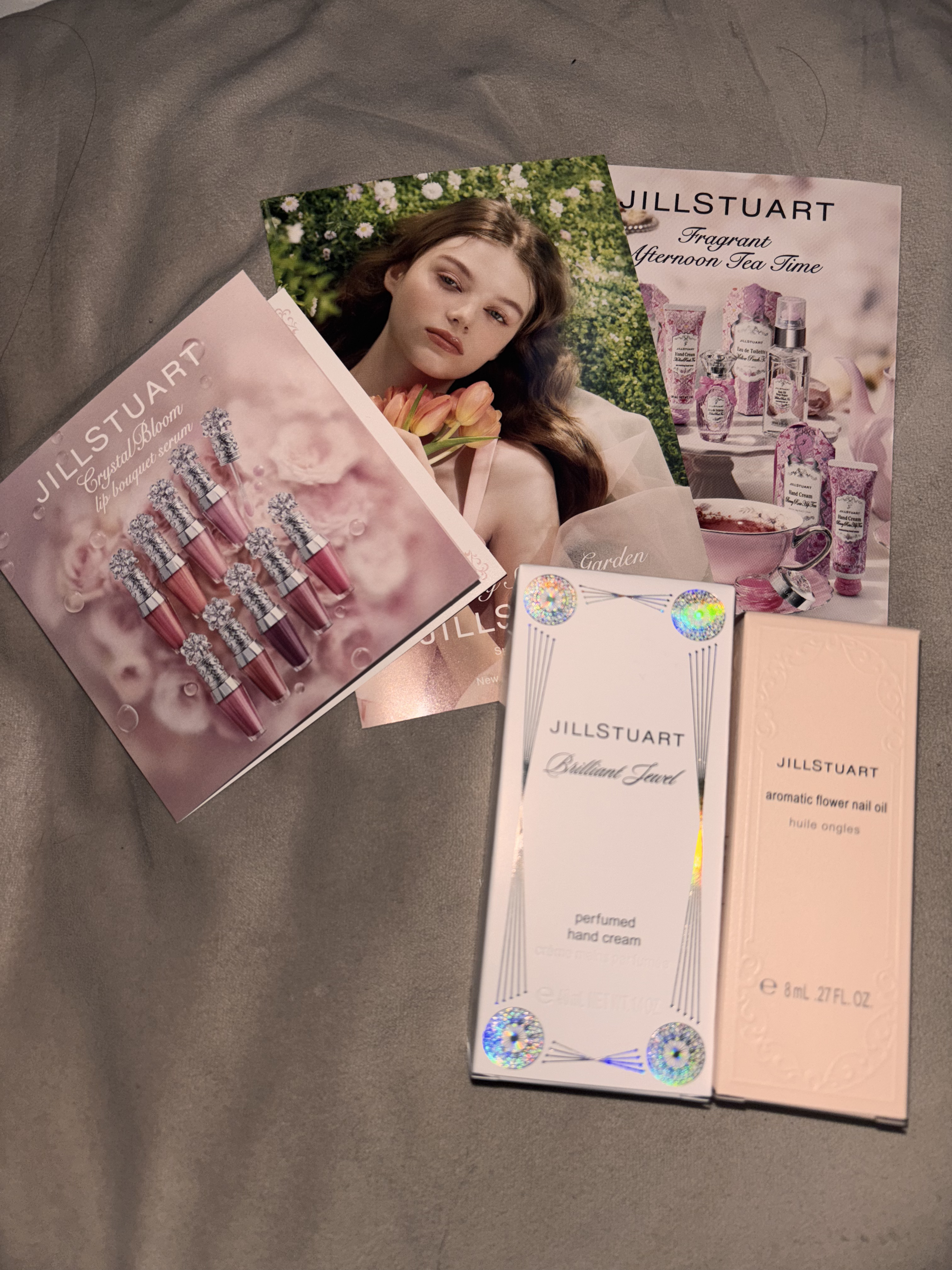 ブリリアントジュエル パフュームド ハンドクリーム/JILL STUART/ハンドクリームを使ったクチコミ（3枚目）