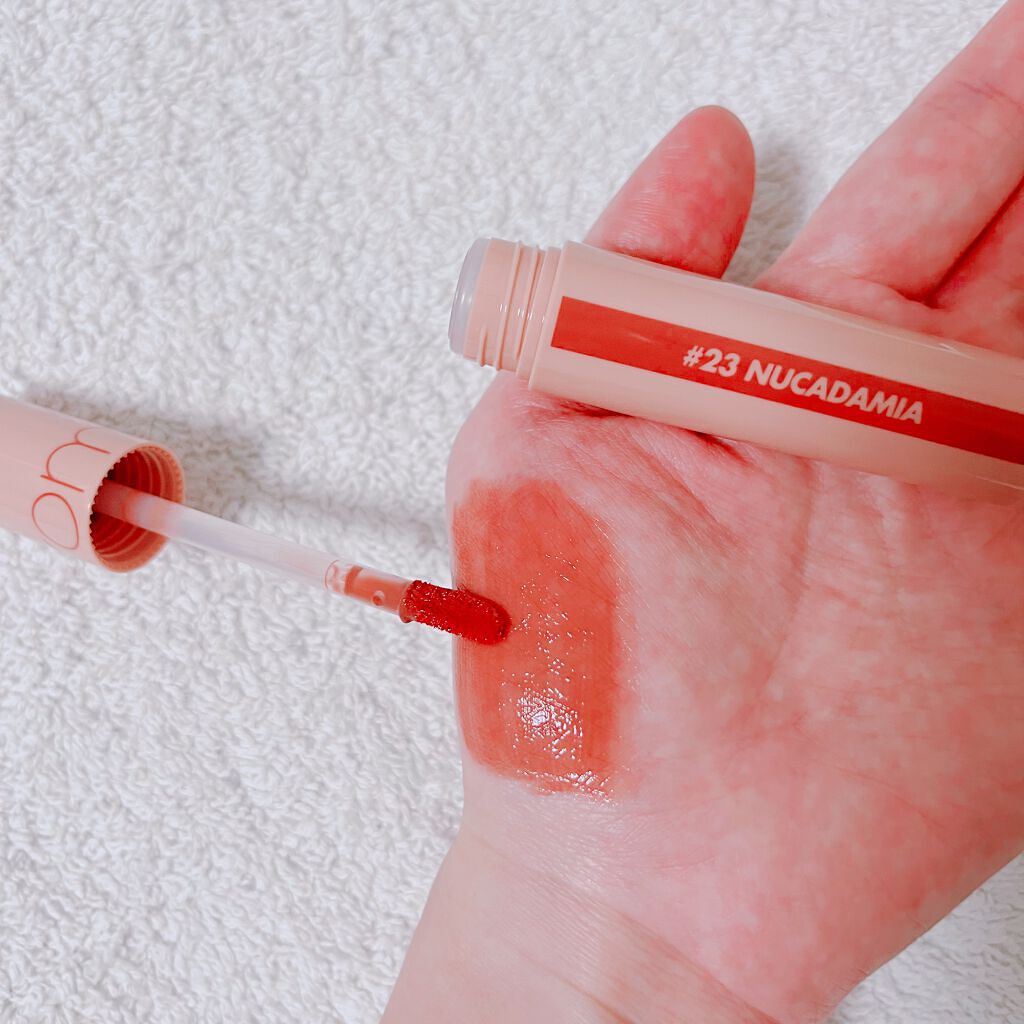 ジューシーラスティングティント/rom&nd/リップティントを使ったクチコミ（3枚目）