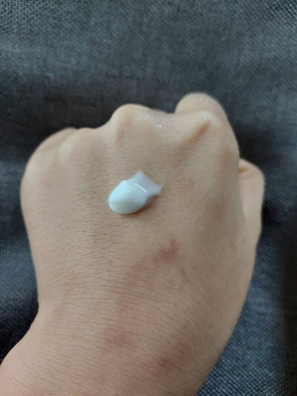 ディヴァインオリーブ ハンドクリーム/ジャンヌ・アン・プロヴァンス/ハンドクリームを使ったクチコミ(3枚目)