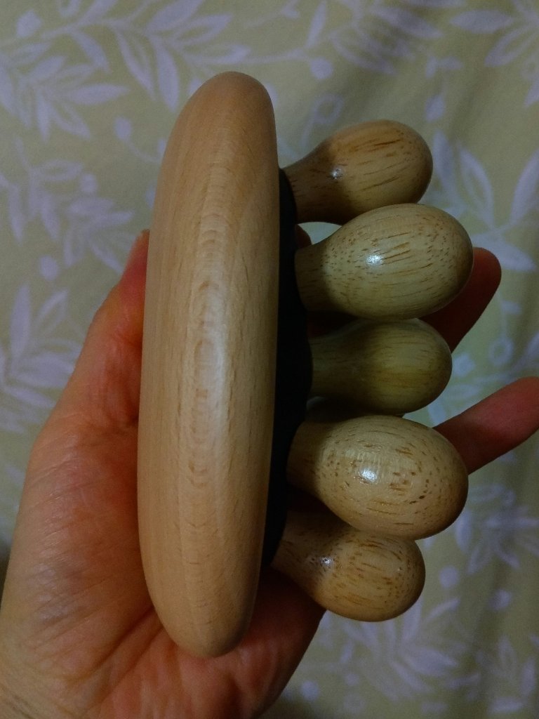 ビューティローラー （コットンバッグ入り）/ニールズヤード レメディーズ/ボディローラーを使ったクチコミ（2枚目）