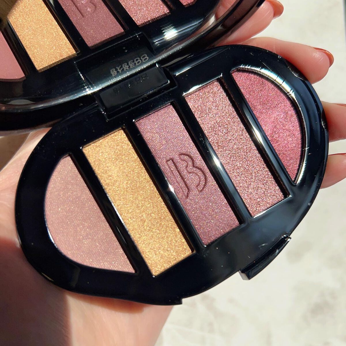 Eyeshadow 5 Colour Compacts/BYREDO/アイシャドウパレットを使ったクチコミ（3枚目）