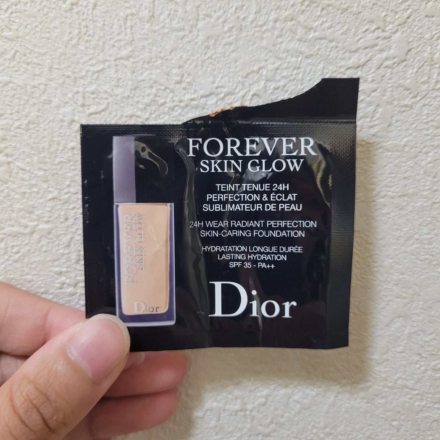ディオールスキン フォーエヴァー フルイド グロウ/Dior/リキッドファンデーションを使ったクチコミ(1枚目)