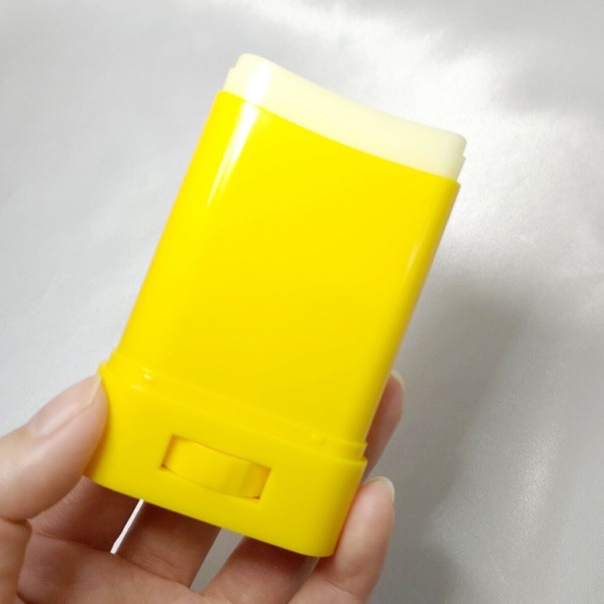 パウダリーUVアロエスティック/ネイチャーリパブリック/日焼け止めスティックを使ったクチコミ(2枚目)