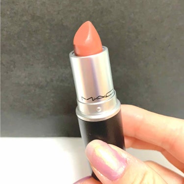 MACのトープ💄

ブルベでも付けられるブラウンリップ探してて、BAさんにこちらをオススメしてもらいました。

買って大正解でした🙆
濃過ぎないので浮かないし、オフィスでも使えそう🙆

ブラウンリップ付