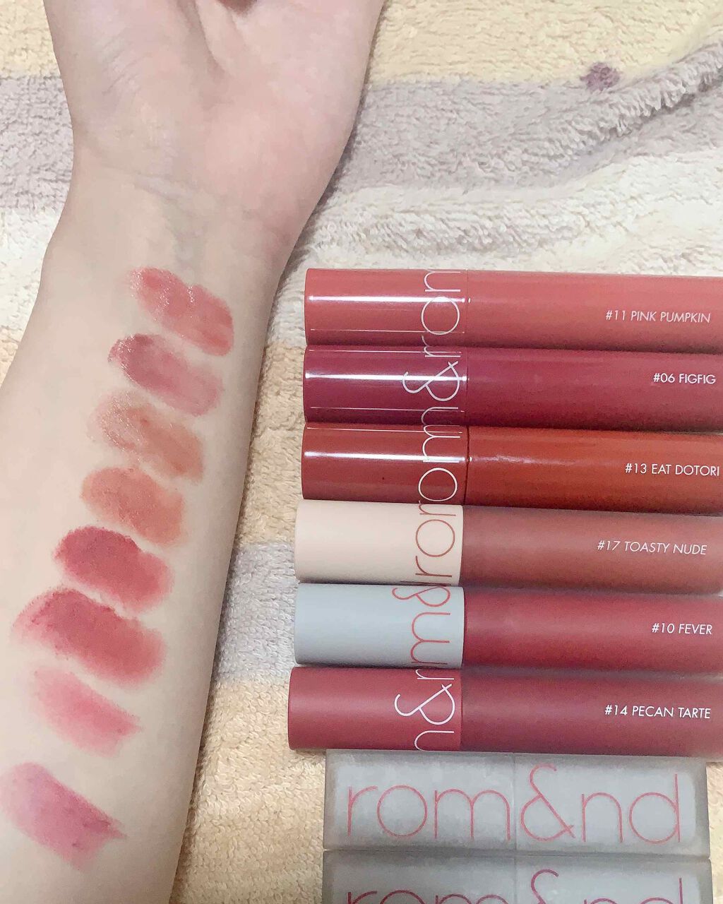 ジューシーラスティングティント/rom&nd/リップティントを使ったクチコミ（2枚目）