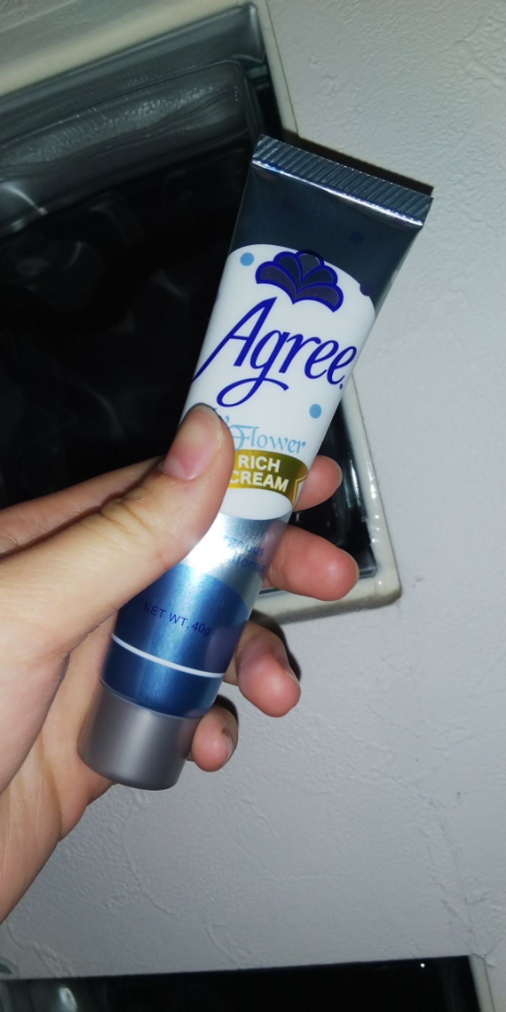 フレグランス ハンドクリーム/アグリー/ボディクリームを使ったクチコミ(1枚目)