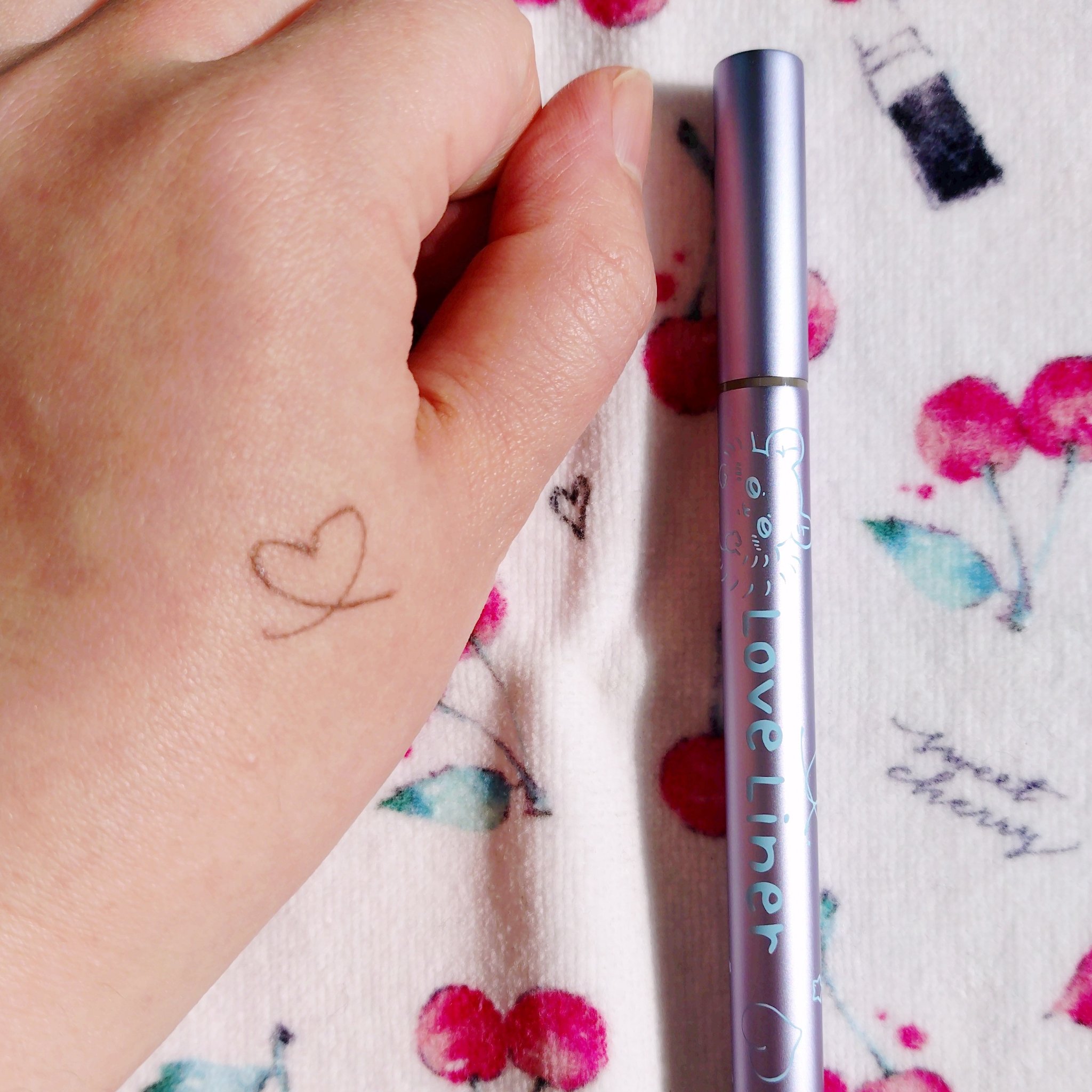 リキッドアイライナーR4 モカグレージュ(ちいかわ モモンガデザイン) 【限定】/ラブ・ライナー/リキッドアイライナーを使ったクチコミ（3枚目）