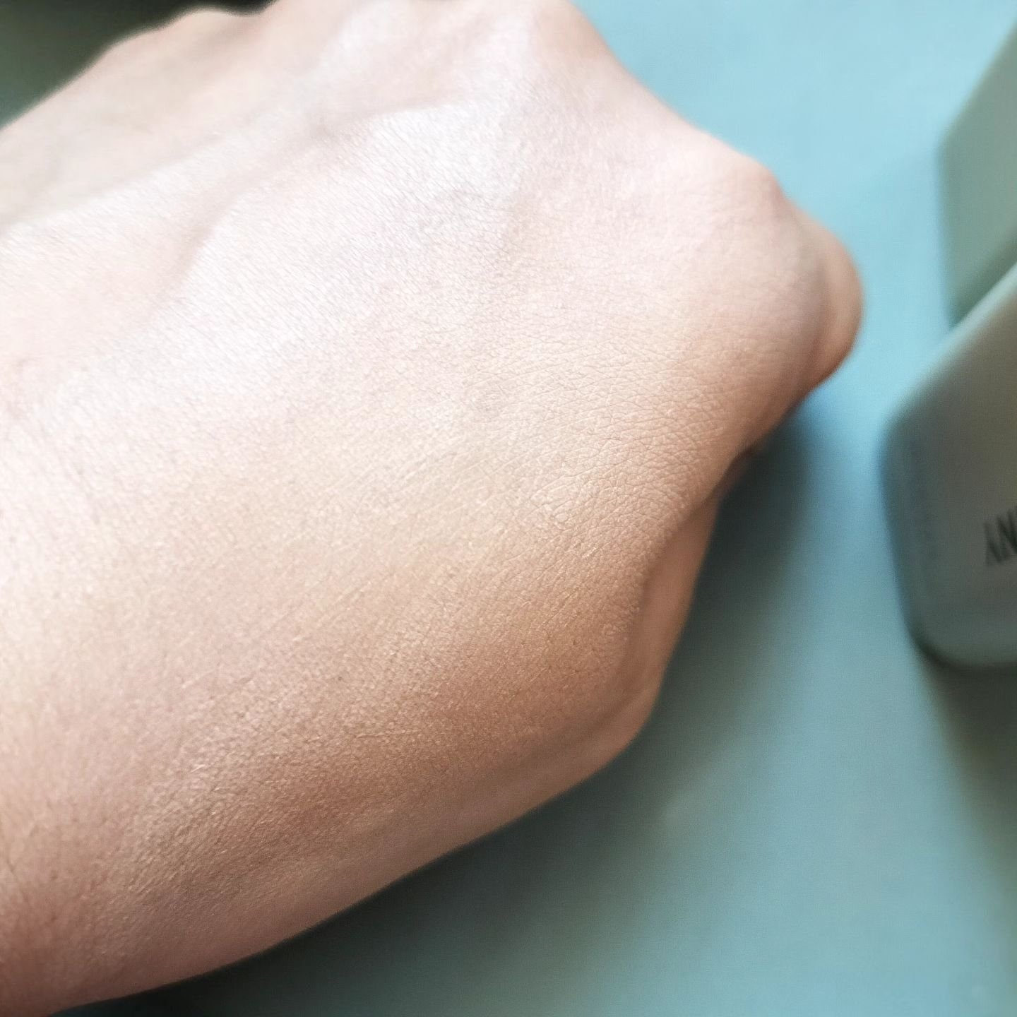 ジヴェルニー 密着カバーファンデーション 22NW ナチュラルベージュ/GIVERNY/リキッドファンデーションを使ったクチコミ（3枚目）