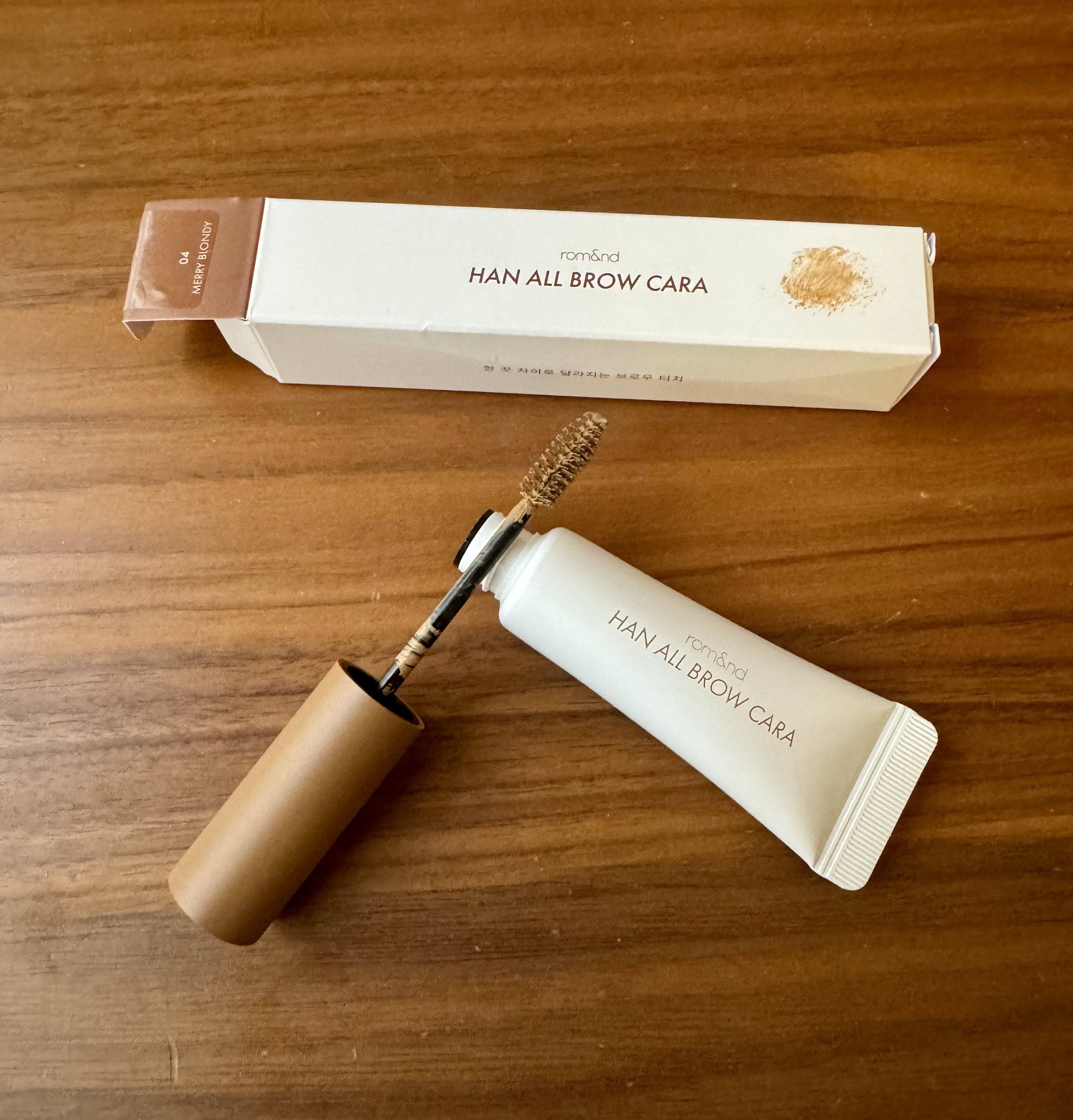 ハンオールブロウカラ 04 メリーブロンディー(MERRY BLONDY)/rom&nd/眉マスカラを使ったクチコミ（2枚目）