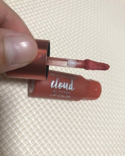 キス クラウド ブロッテッド リップ カラー/REVLON/口紅を使ったクチコミ(2枚目)