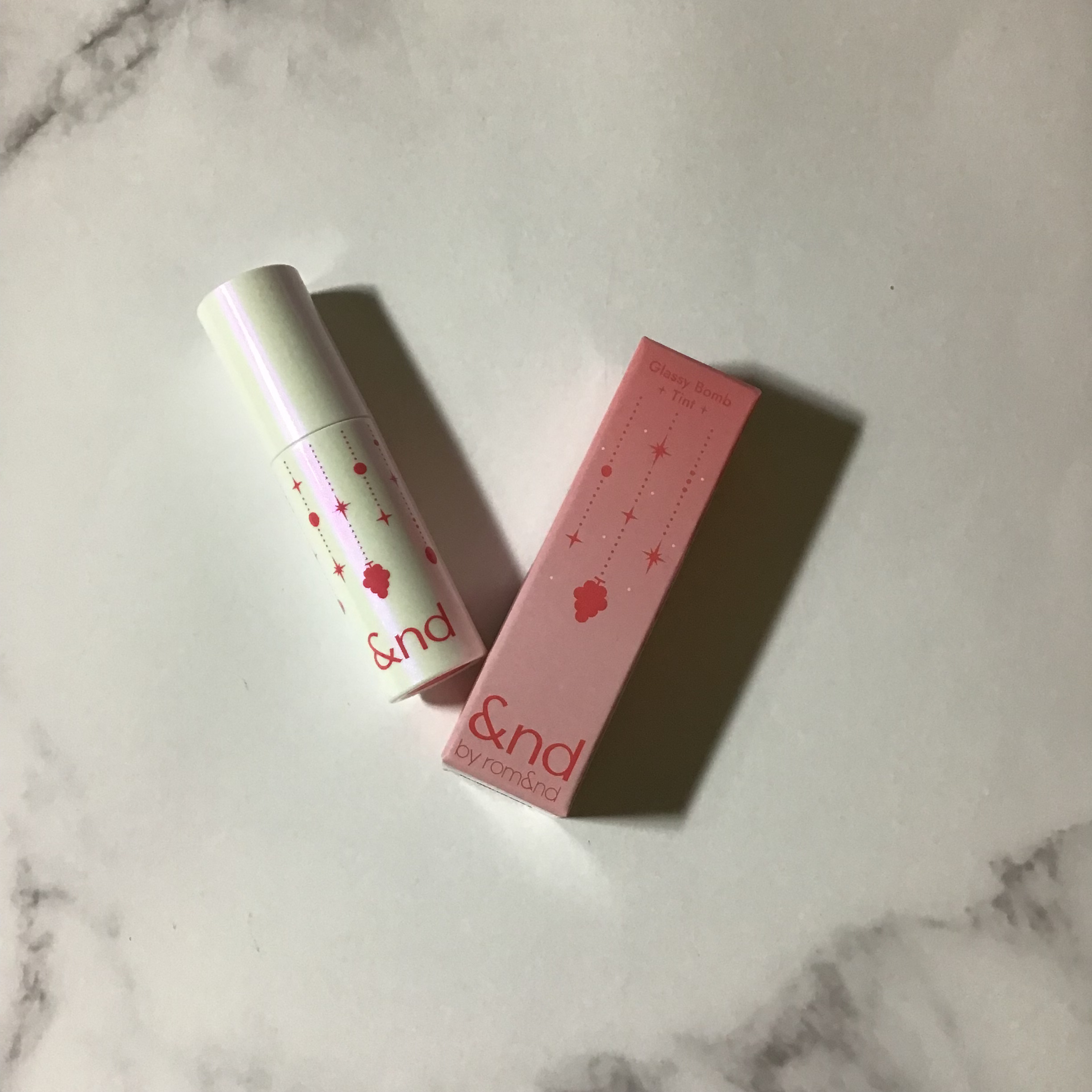 アンドバイロムアンド　グラッシーボムティント HL04 ピンクグレープ（数量限定）/&nd by rom&nd/リップティントを使ったクチコミ（1枚目）