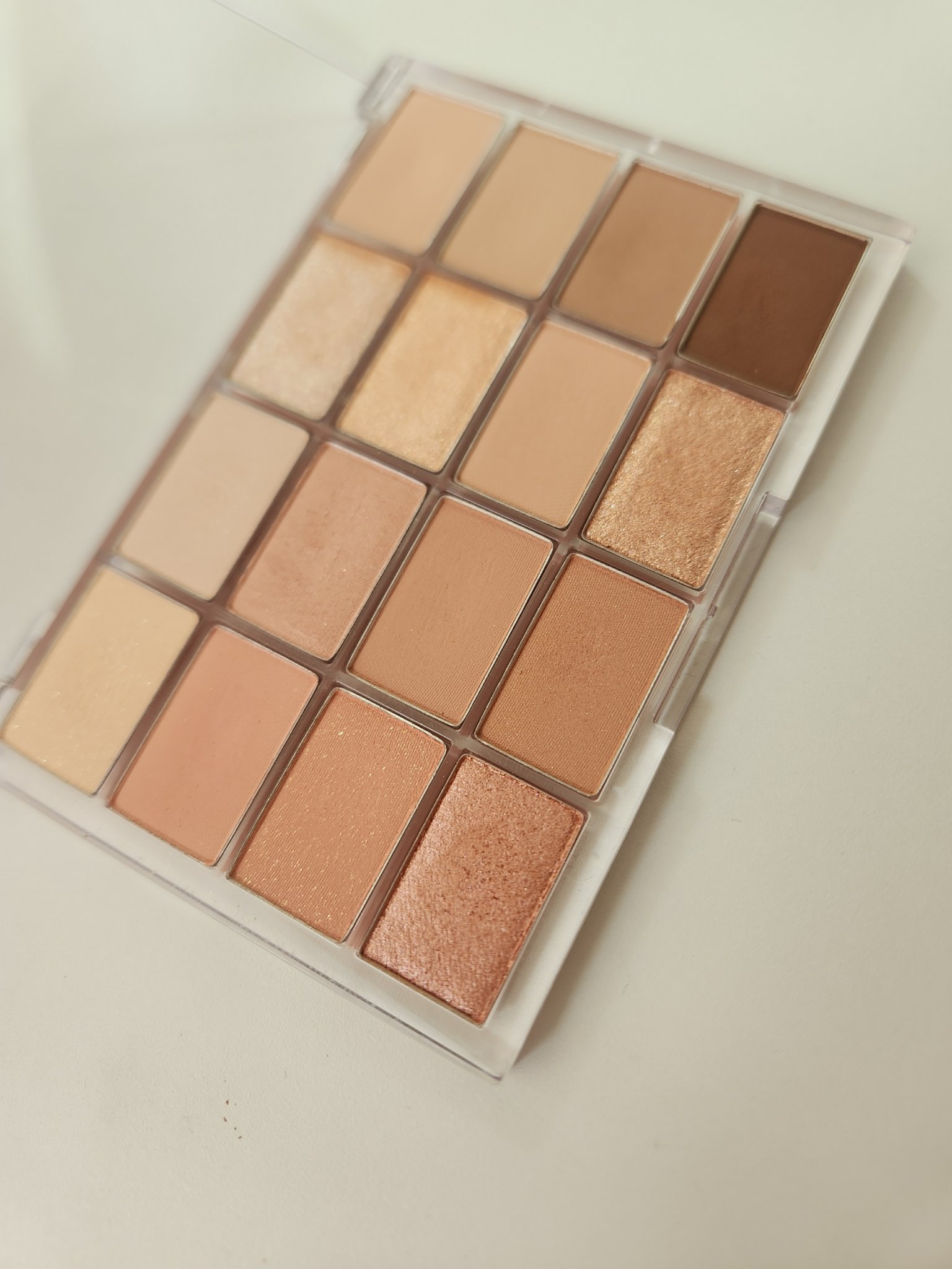 ソフトブラーリングアイパレット/wakemake/アイシャドウパレットを使ったクチコミ（2枚目）