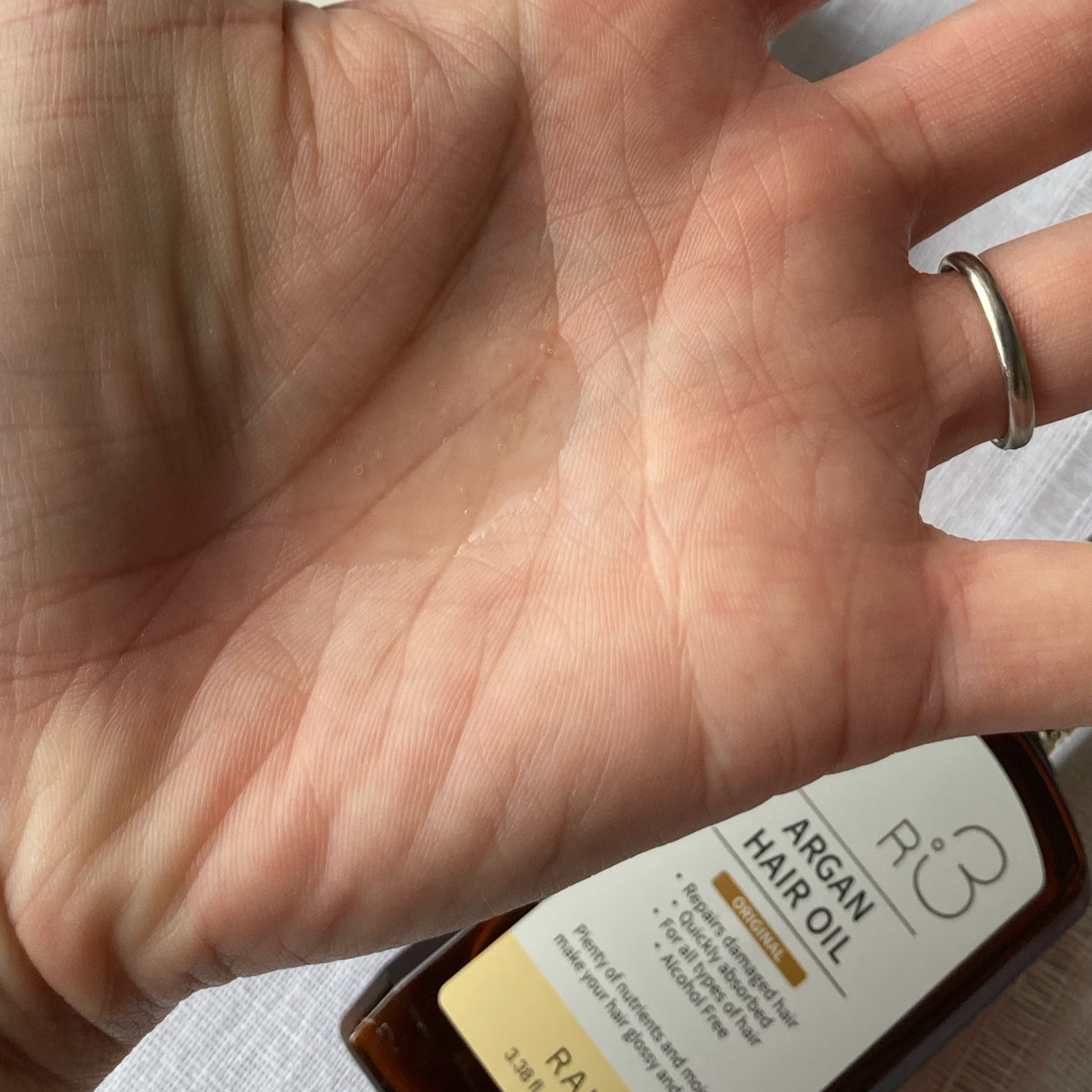 ライプ R3 アルガン ヘアオイル BABY POWDER/RAIP/ヘアオイルを使ったクチコミ（2枚目）
