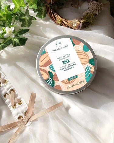 THE BODY SHOP ボディバター シアのクチコミ「.
.
ザボディショップ ボディバター シア 

進化した新ボディバターには
コミュニティフェ.....」（1枚目）