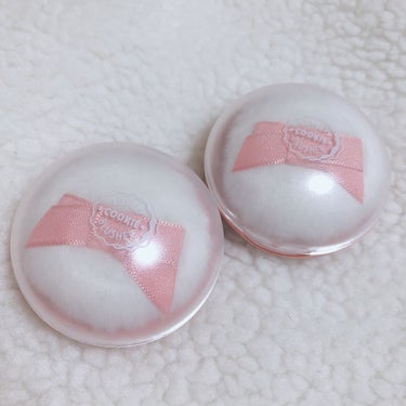 ETUDE ラブリー クッキー ブラッシャーのクチコミ「❤【680円】可愛すぎるThe美少女チーク❤

プレゼントにもオススメ！

ふわふわのパフ。
.....」（2枚目）