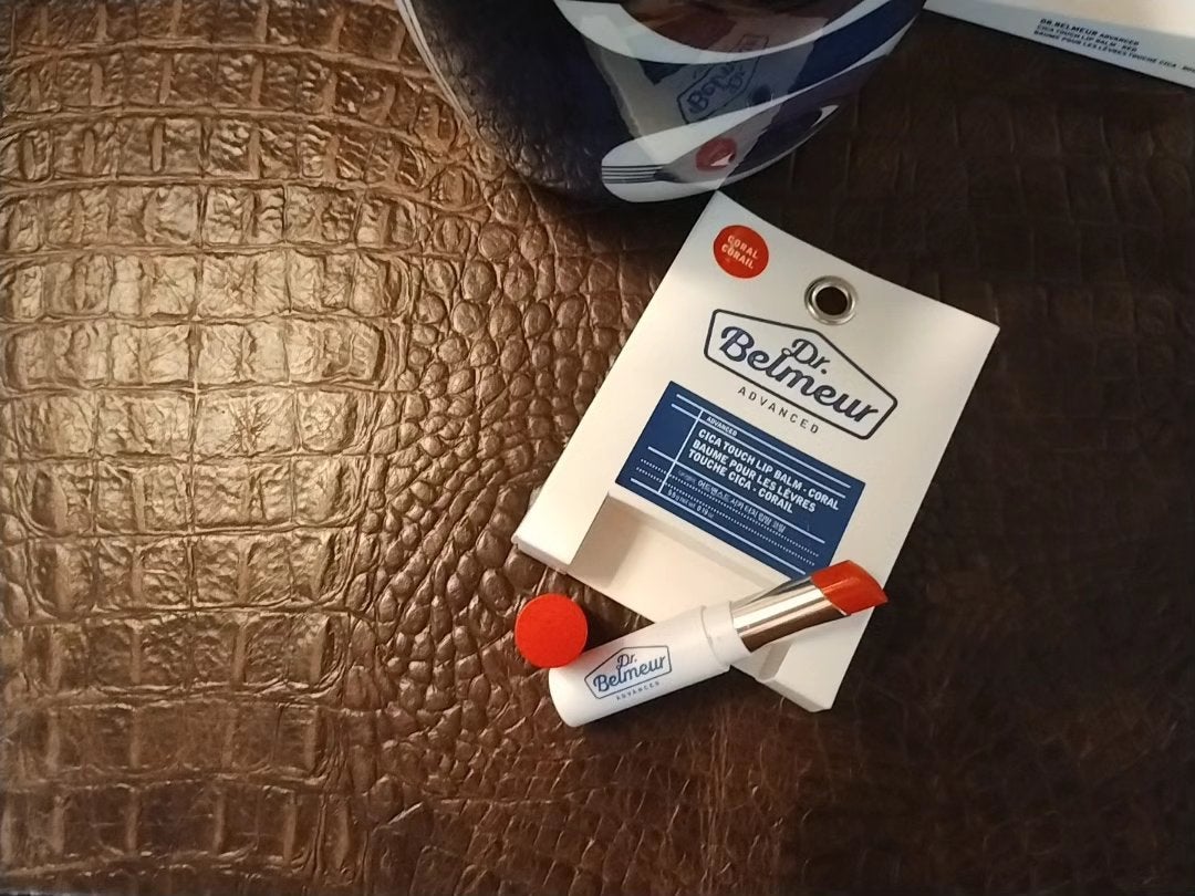 mcgroupakiko on LIPS 「仕事中はリップを重ねているので乾燥が怖いし、かといってバームだ..」(7枚目)