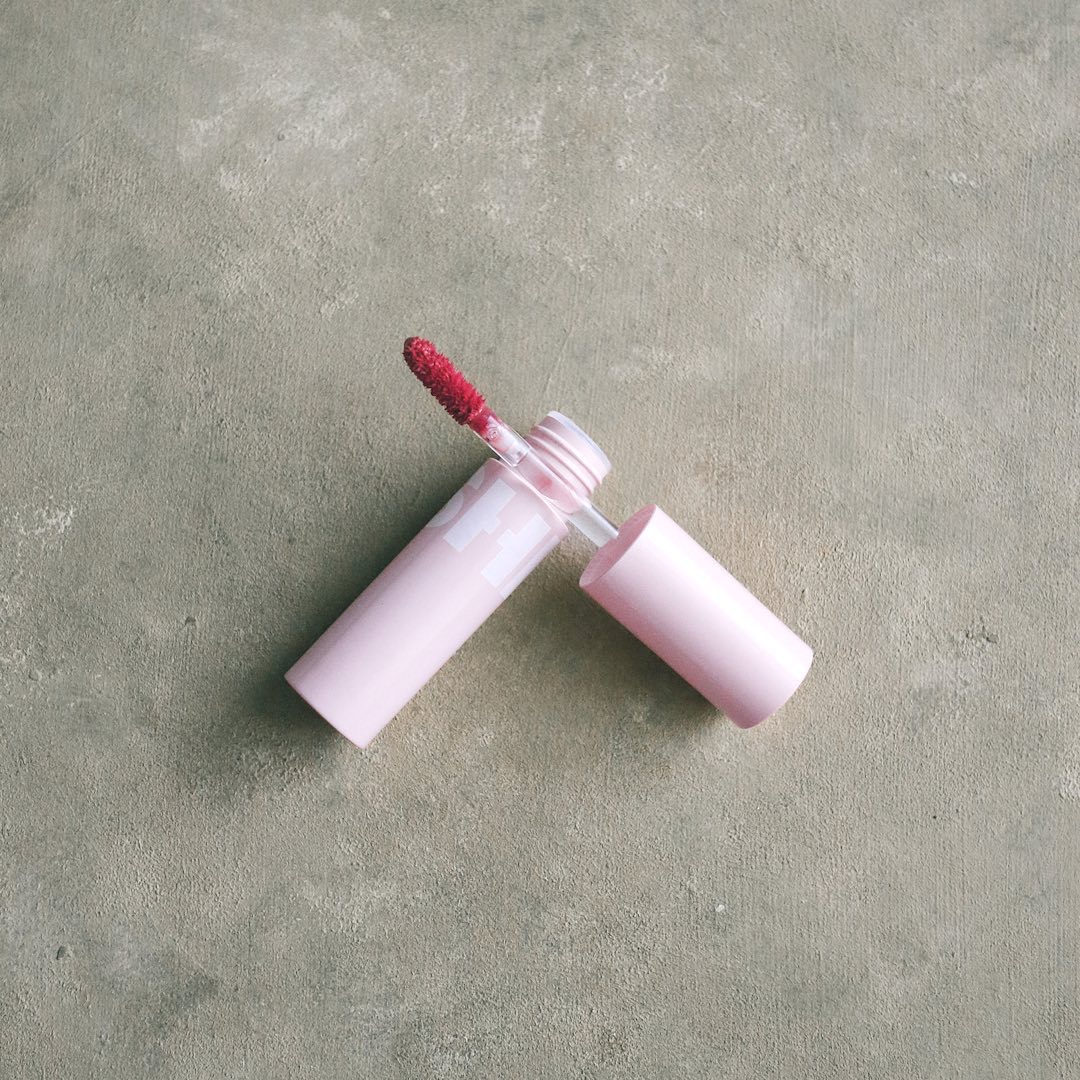 フラッフィリップティント 07 ユアローズ/BLESSED MOON/リップティントを使ったクチコミ（3枚目）