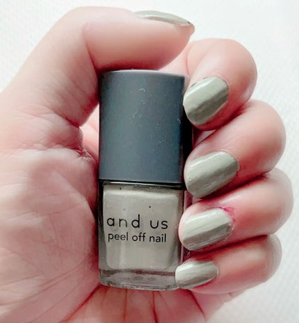 智子 on LIPS 「3COINSAUSピールオフマニュキュアパールラメ✼••┈┈•..」(2枚目)