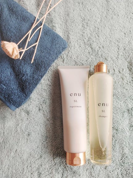 enu シャンプー SLのクチコミ「中野製薬のサロン専売品です。
ボトルがとってもおしゃれ。
入ってた箱もおしゃれ~♡
.....」(1枚目)