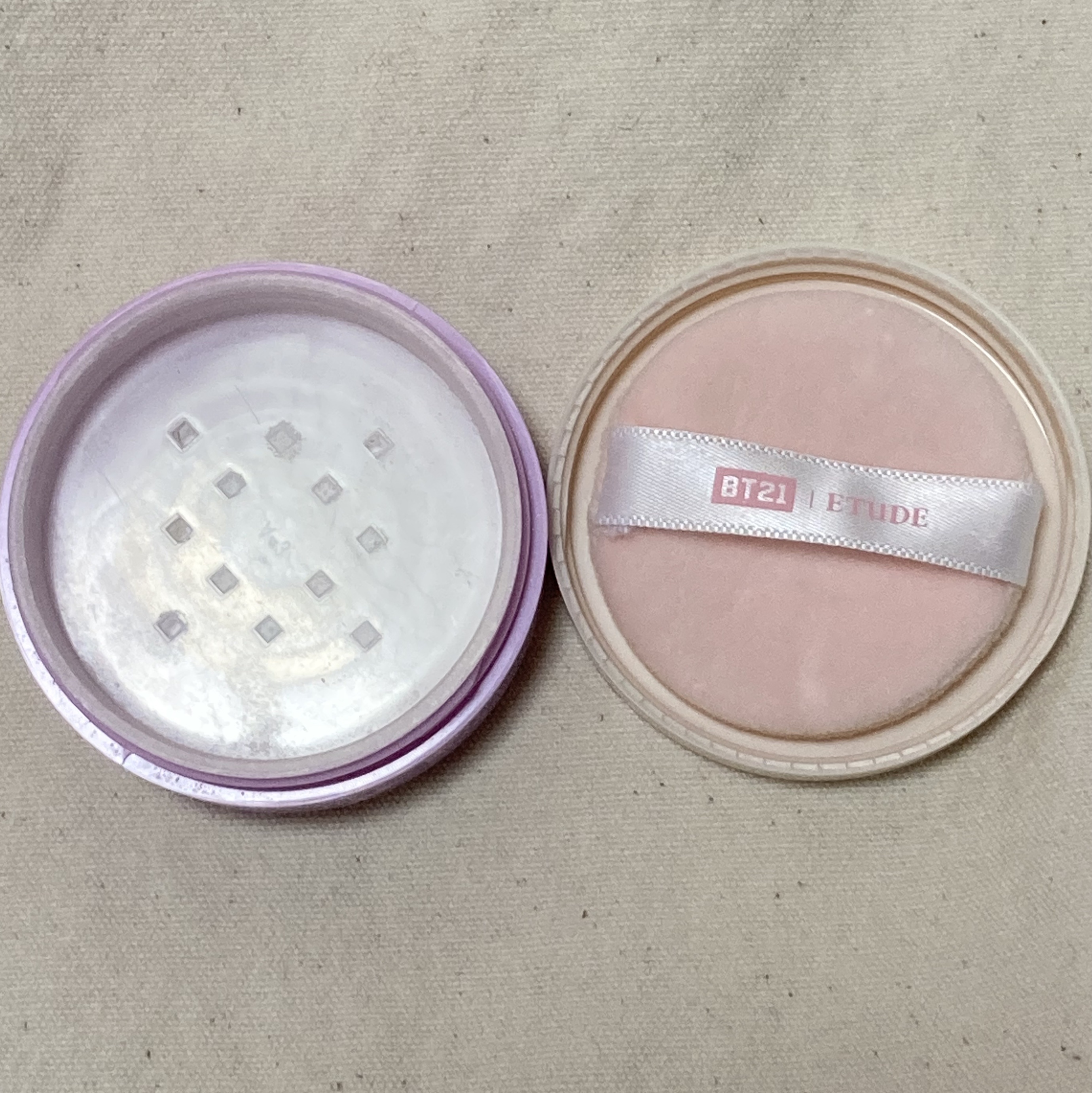 ETUDE Zセバムドライングパウダーのクチコミ「ETUDE
Zセバムドライングパウダー
BT21  04

BT21デザインで紫パッケージです.....」（3枚目）