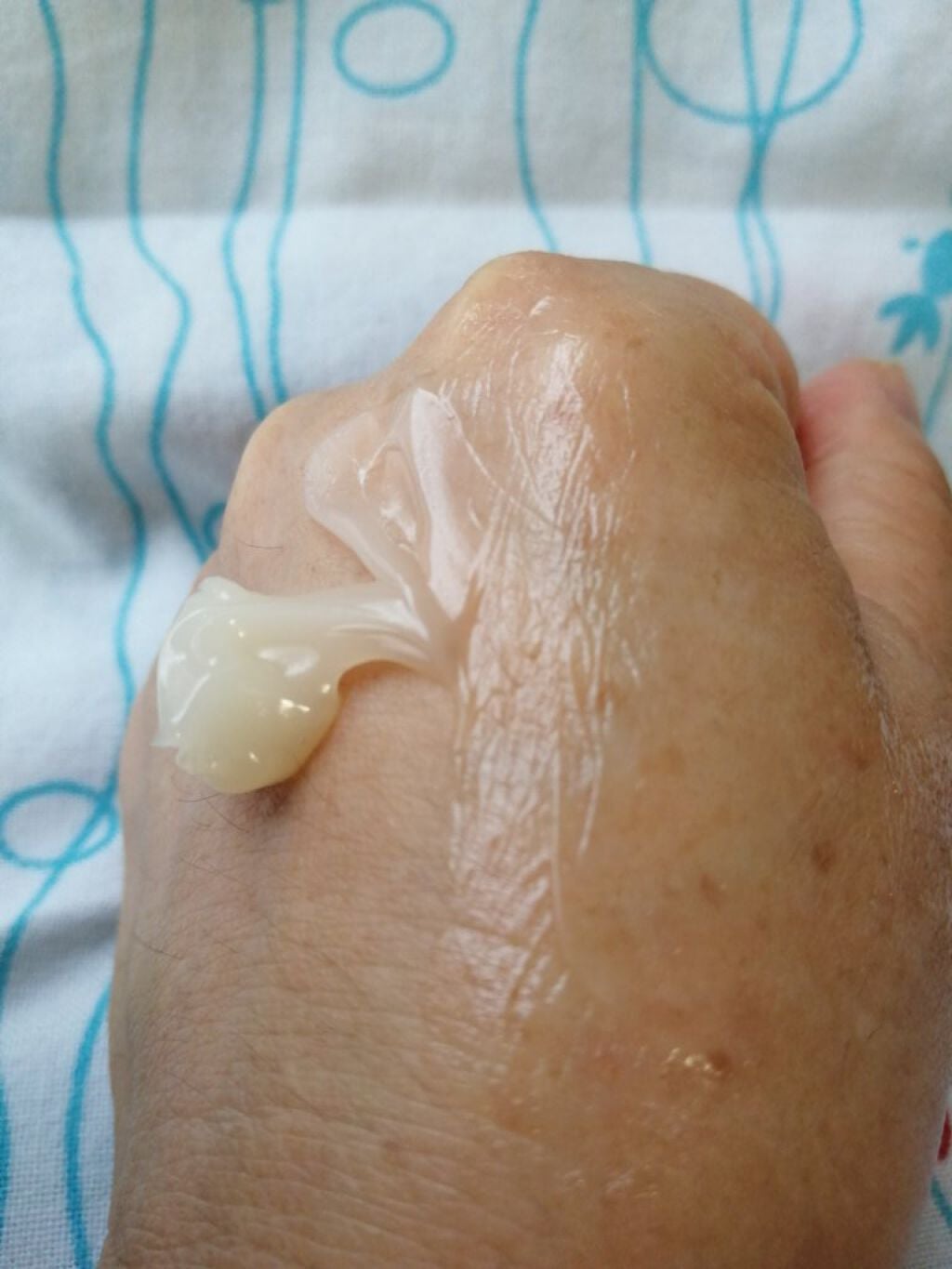 草花木果 多機能ジェルクリーム/草花木果/オールインワン化粧品を使ったクチコミ(5枚目)