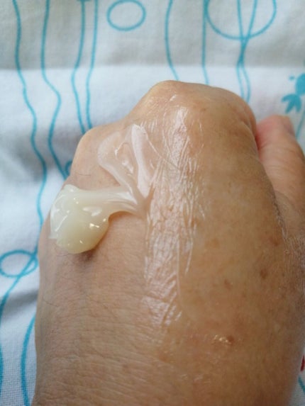 草花木果 多機能ジェルクリーム/草花木果/オールインワン化粧品を使ったクチコミ(5枚目)