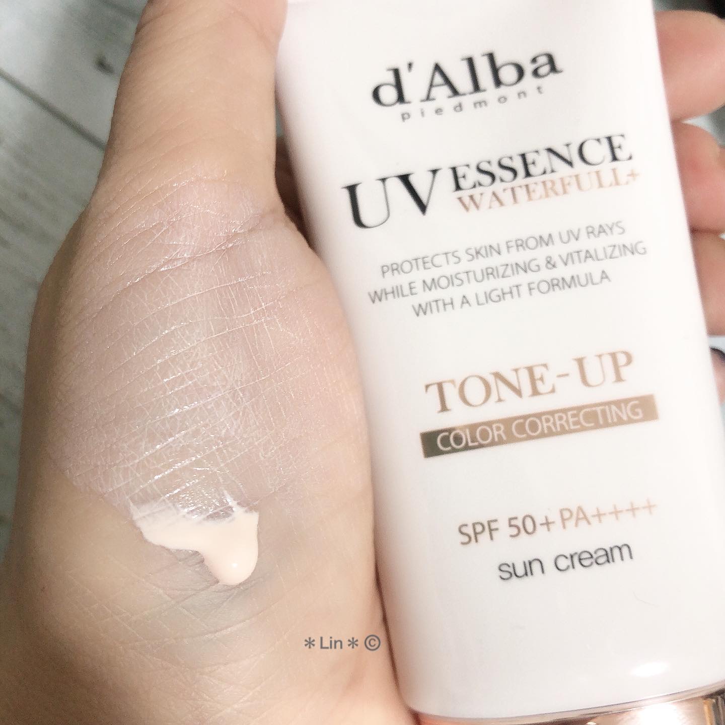 ウォータフルトーンアップサンクリーム/ダルバ/日焼け止めクリームを使ったクチコミ（3枚目）