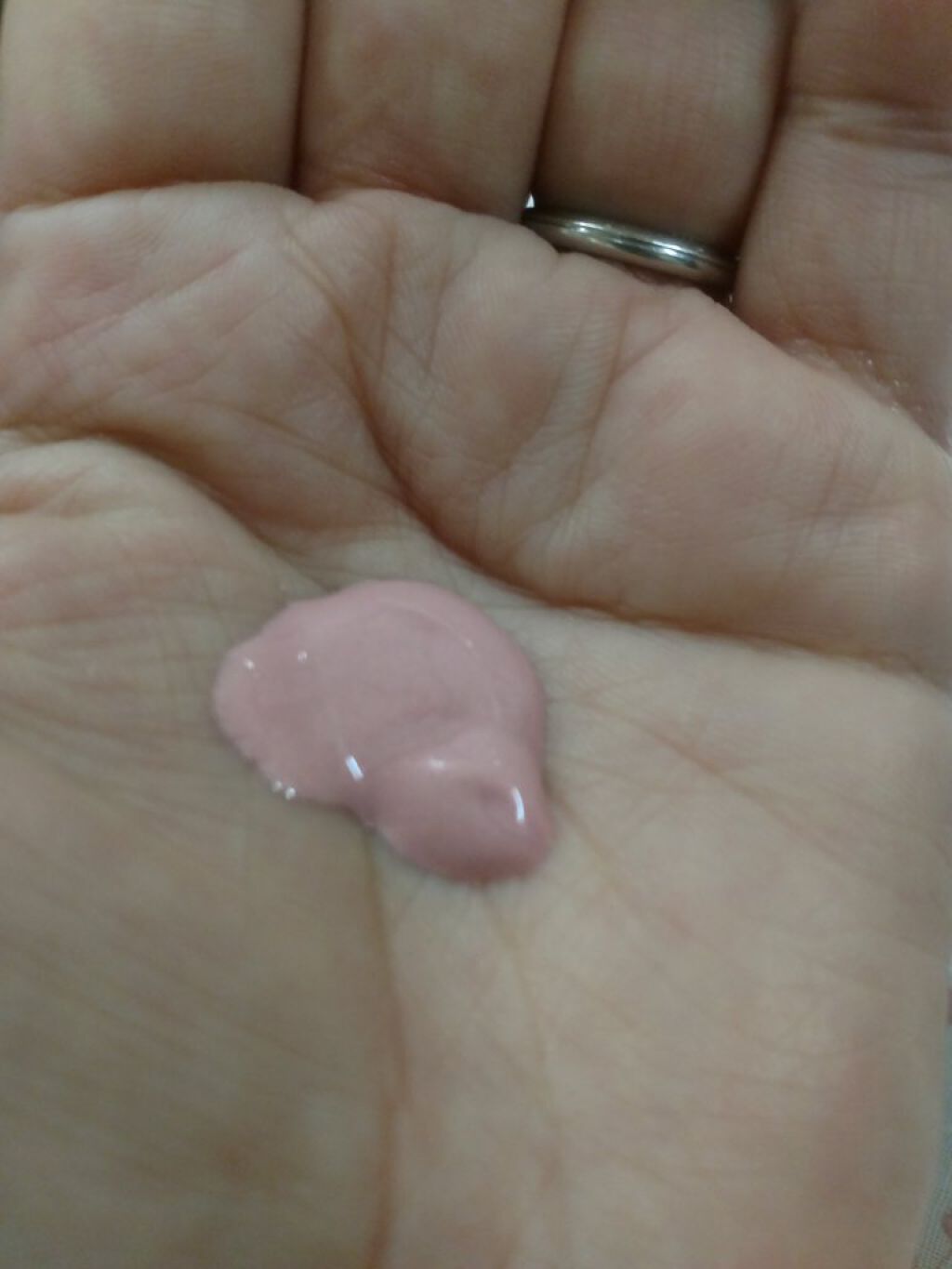 ジルスチュアート　イルミネイティング セラムプライマー/JILL STUART/化粧下地を使ったクチコミ（3枚目）