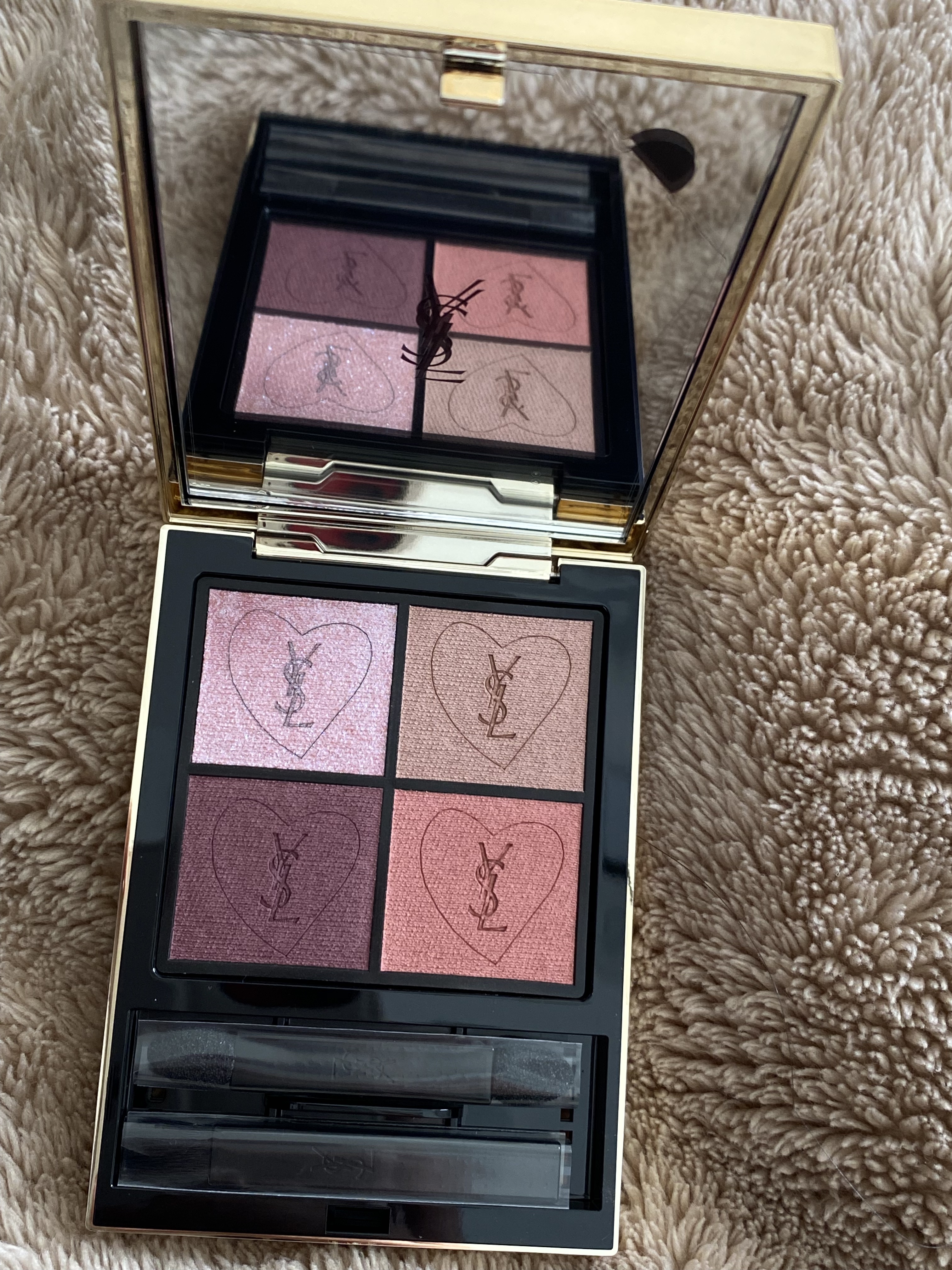 クチュール ミニ クラッチ/YVES SAINT LAURENT BEAUTE/アイシャドウパレットを使ったクチコミ（2枚目）