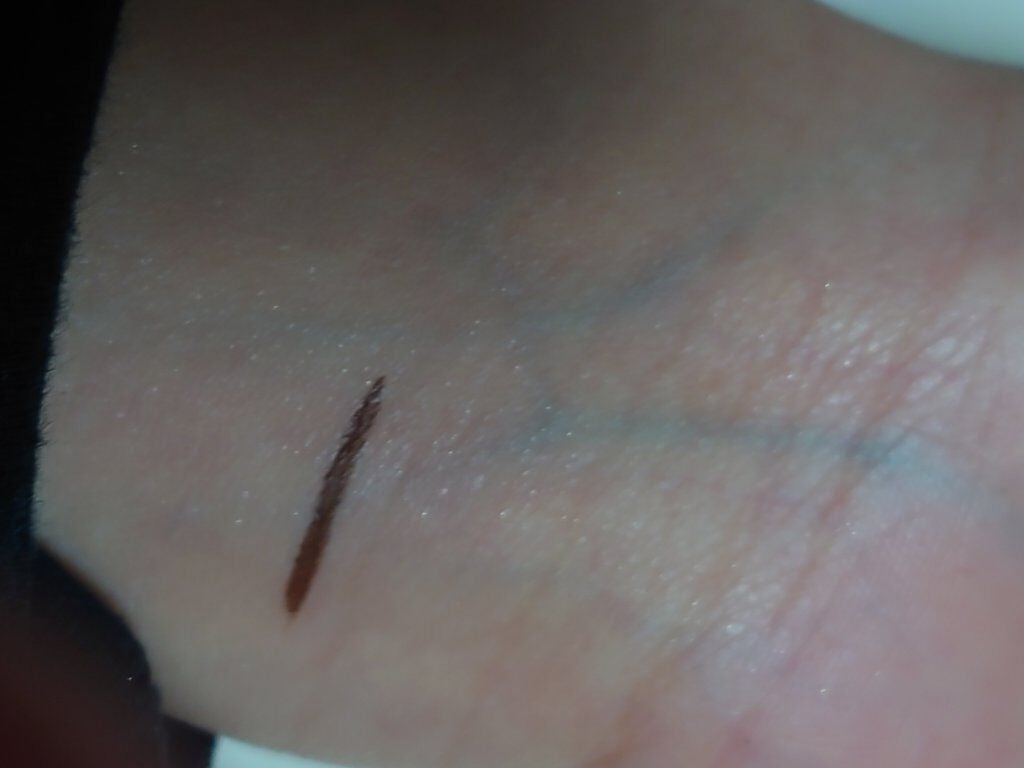 「密着アイライナー」ショート筆リキッド/デジャヴュ/リキッドアイライナーを使ったクチコミ(2枚目)