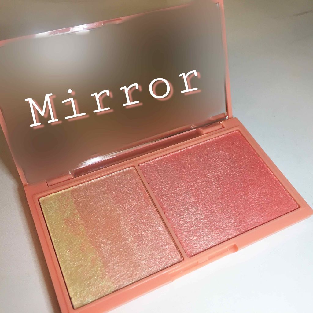 ミニチョコレート ハイライター ピーチ＆グロー/MAKEUP REVOLUTION/パウダーハイライトを使ったクチコミ（2枚目）