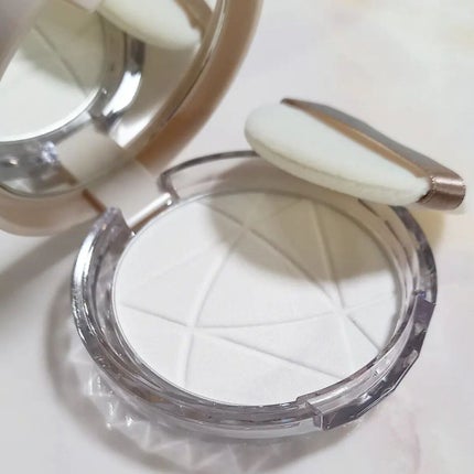 毛穴レスパウダー/CEZANNE/プレストパウダーを使ったクチコミ(4枚目)