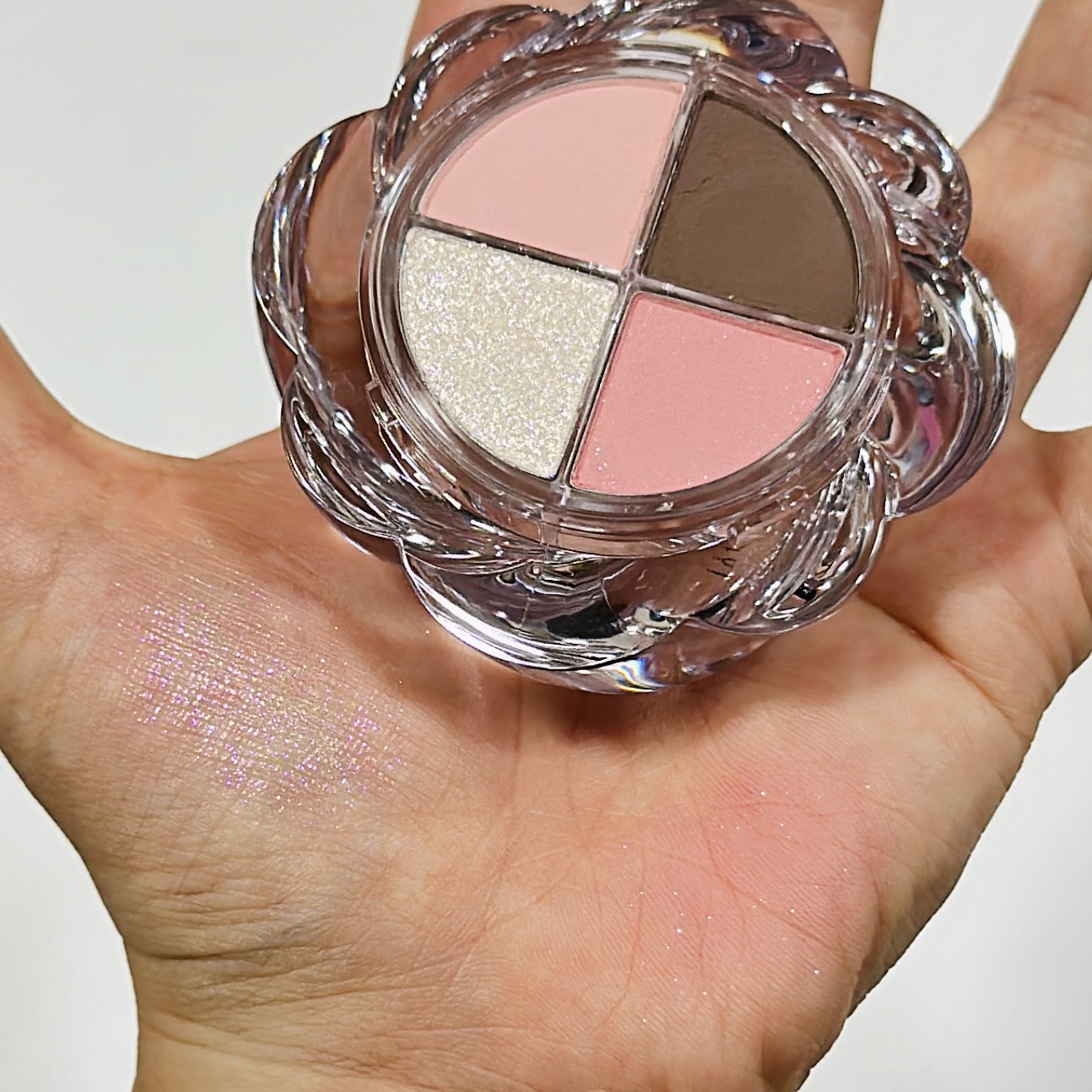 パラダイス シャイン アイ シークイン/DEAR DAHLIA/リキッドアイシャドウを使ったクチコミ（2枚目）