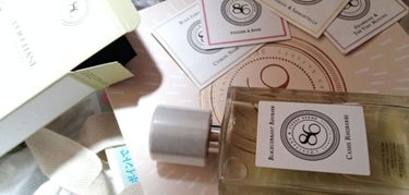 L'OCCITANE
86 COLLECTION (キャトルヴァンシス コレクション）フレグランスシリーズ

オードパルファム
90ml　16,500円
全７種類　限定版あり

スイーツのお店PIERR