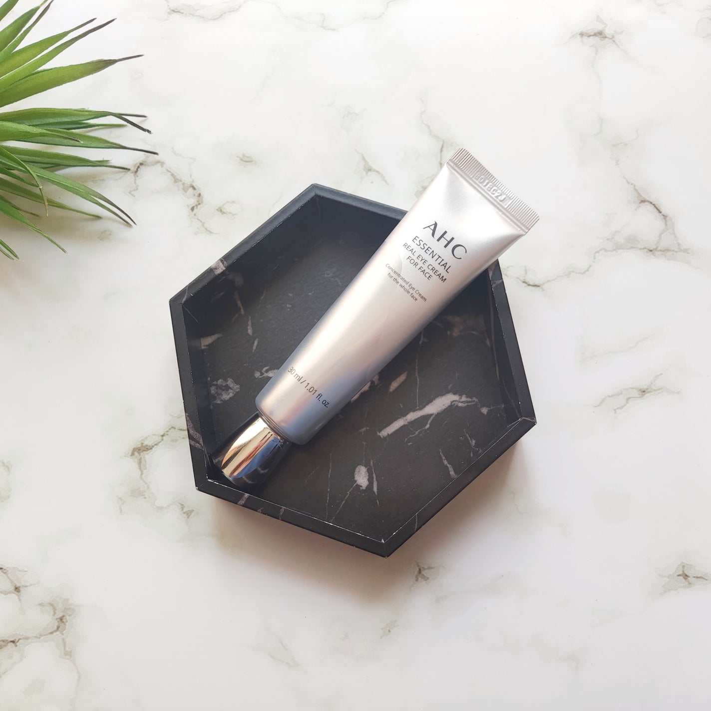 エッセンシャル リアル アイクリーム フォーフェイス/AHC/アイケア・アイクリームを使ったクチコミ(1枚目)