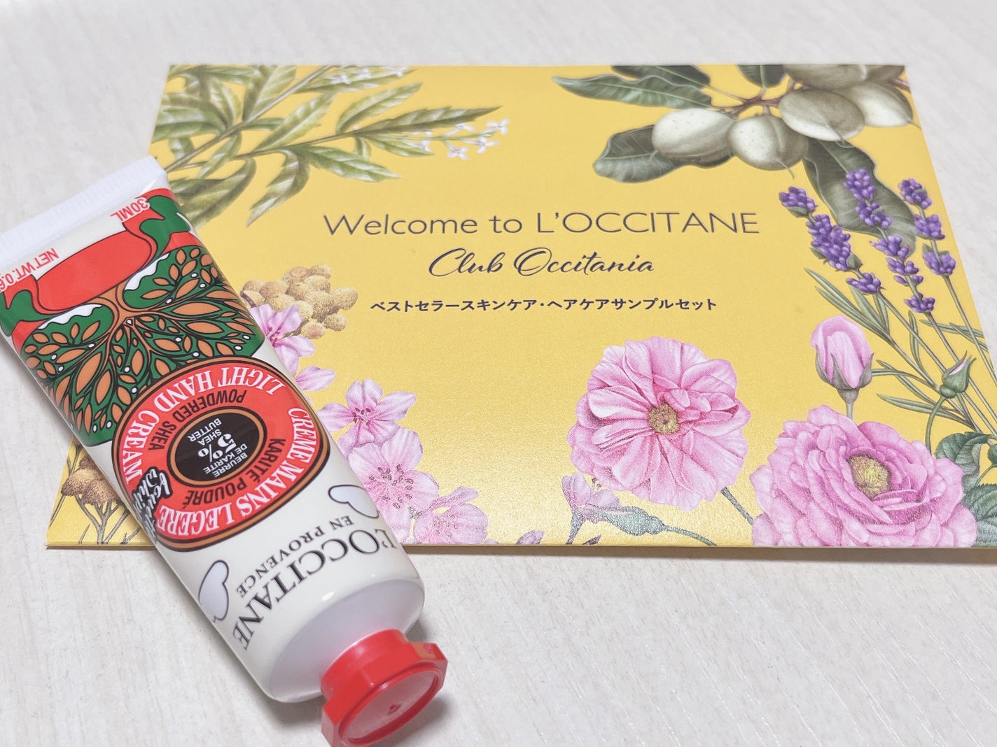 ルミナスパウダー スノーシア ハンドクリーム/L'OCCITANE/ハンドクリームを使ったクチコミ(1枚目)