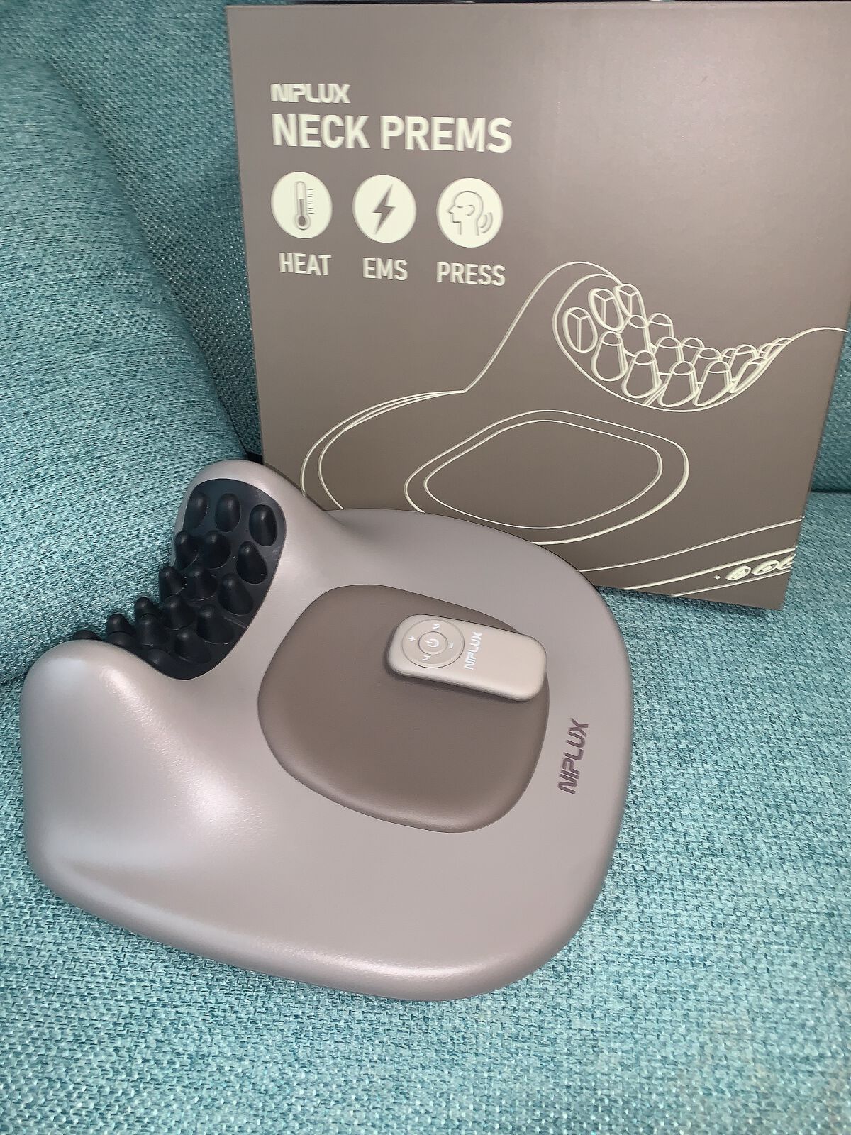 NECK PREMS/NIPLUX/ネックマッサージャーを使ったクチコミ(1枚目)
