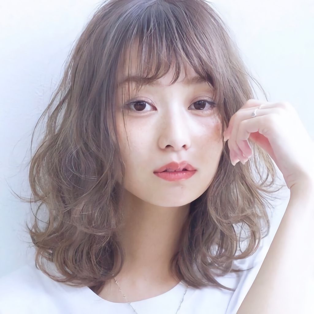 ちょっとの工夫で、大きく変わる。面長→小顔に見せるメイク術【7つのポイント】のサムネイル