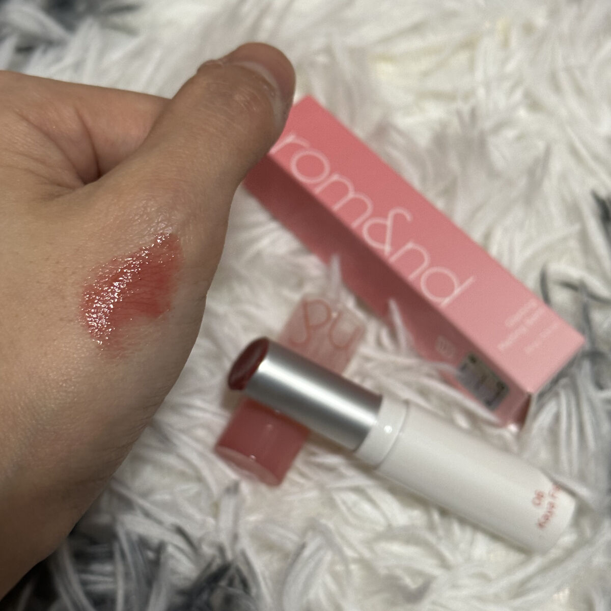 グラスティングメルティングバーム/rom&nd/リップバームを使ったクチコミ（2枚目）